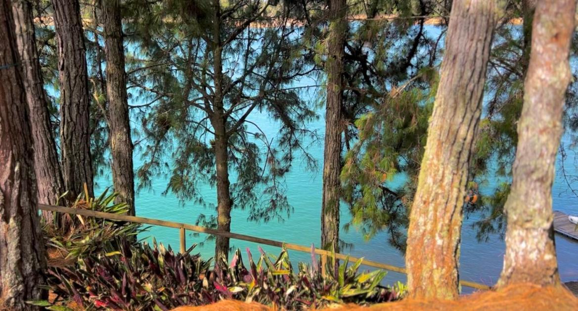 El Trebol Pensionat Guatapé Exteriör bild