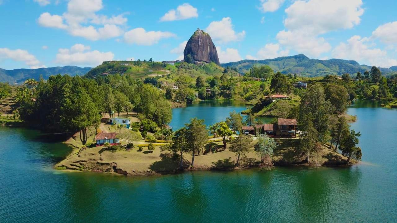 El Trebol Pensionat Guatapé Exteriör bild
